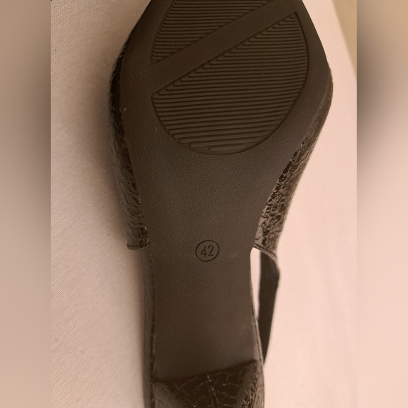 NEW Black Faux Patent Leather Embossed W/Gold & Acrylic Heels, Sz 41 (US 10) - Picture 3 of 16